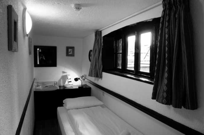The Holyhead Dublin Quarto foto