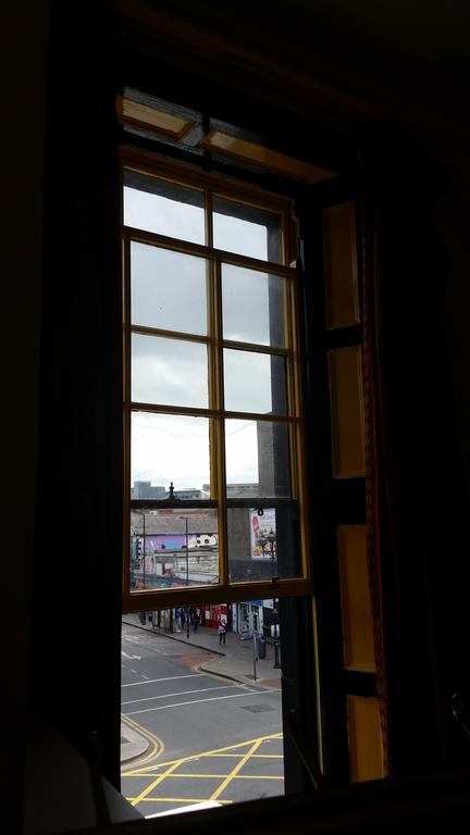 The Holyhead Dublin Exterior foto